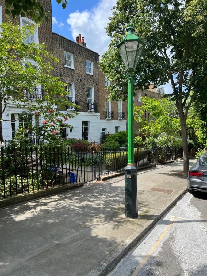 Serene Townhouse With Parking ロンドン エクステリア 写真