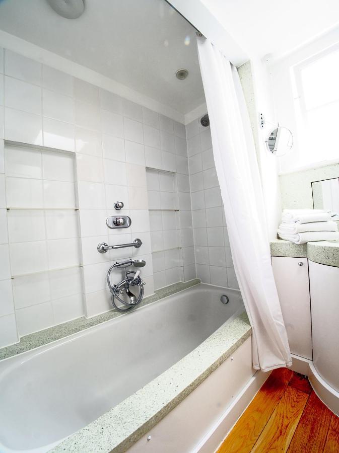 Serene Townhouse With Parking ロンドン エクステリア 写真