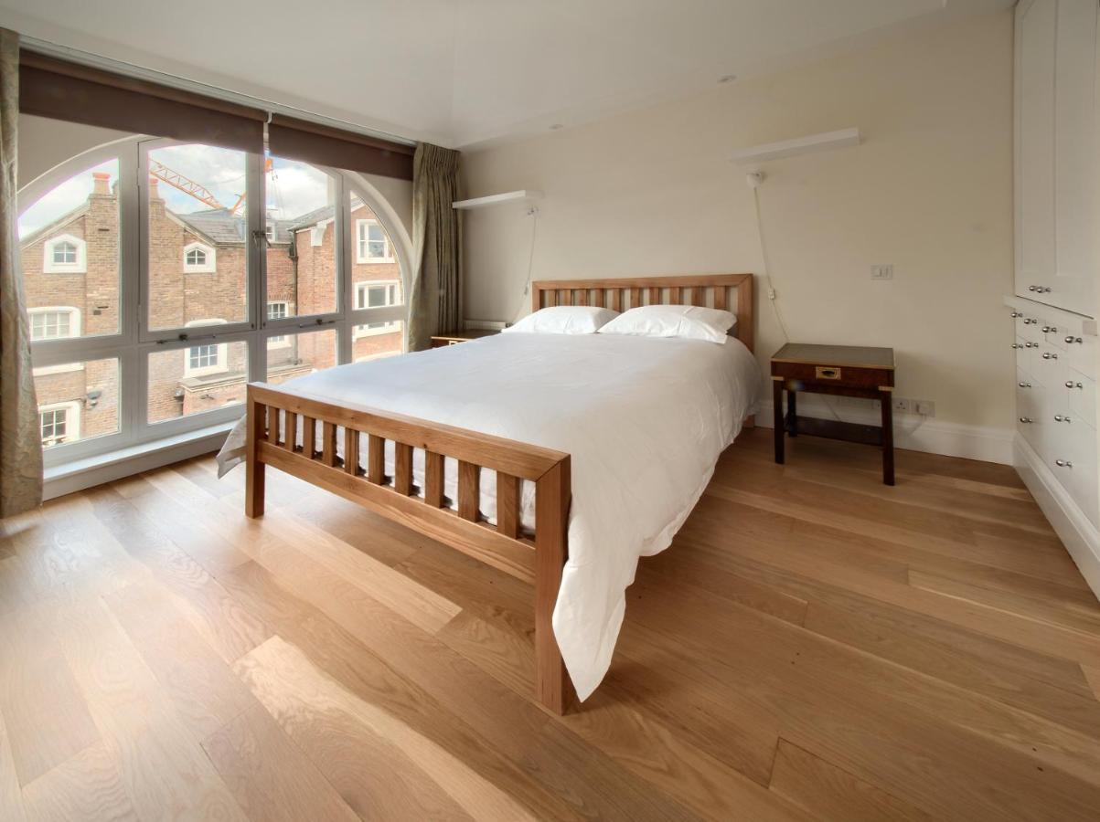 Serene Townhouse With Parking ロンドン エクステリア 写真
